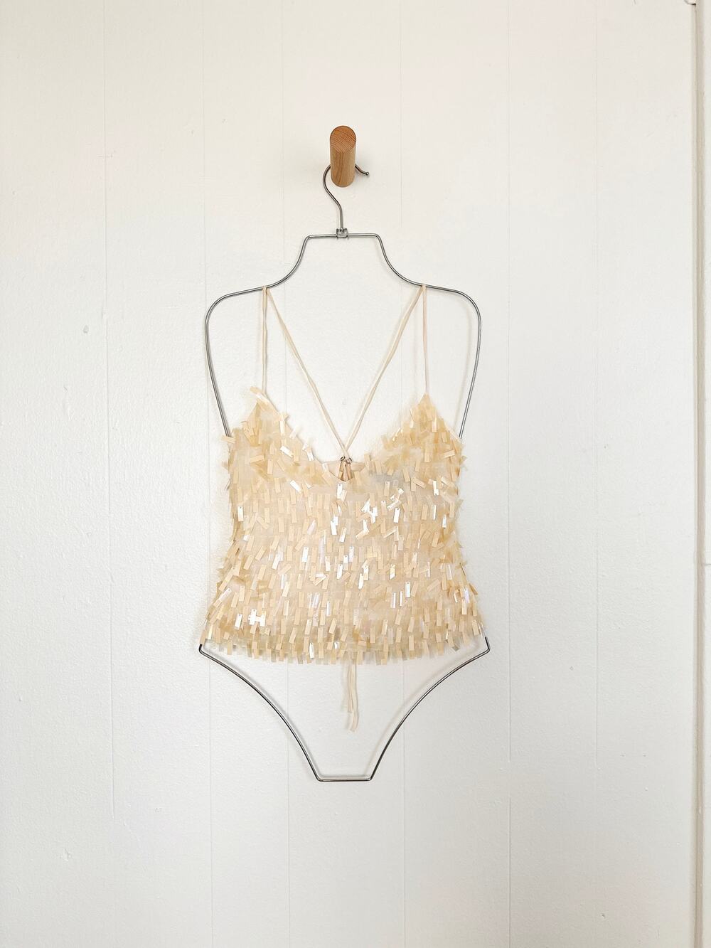 Vtg Y2K BCBGMAXAZRIA Cream Sequin Silk Fringe Top Fairy Whimsy Clubwear XS